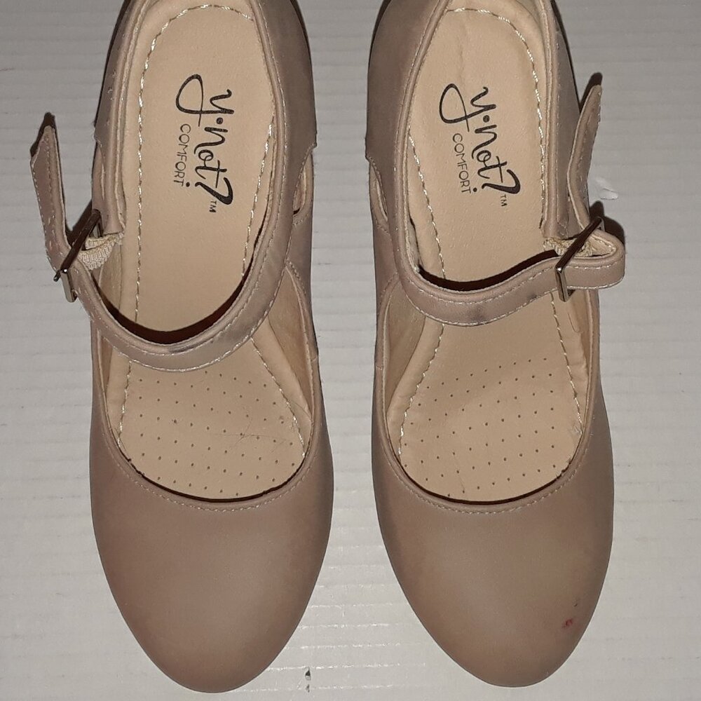 Y-Not Shoes Size 5.5 High Block Heels Nude